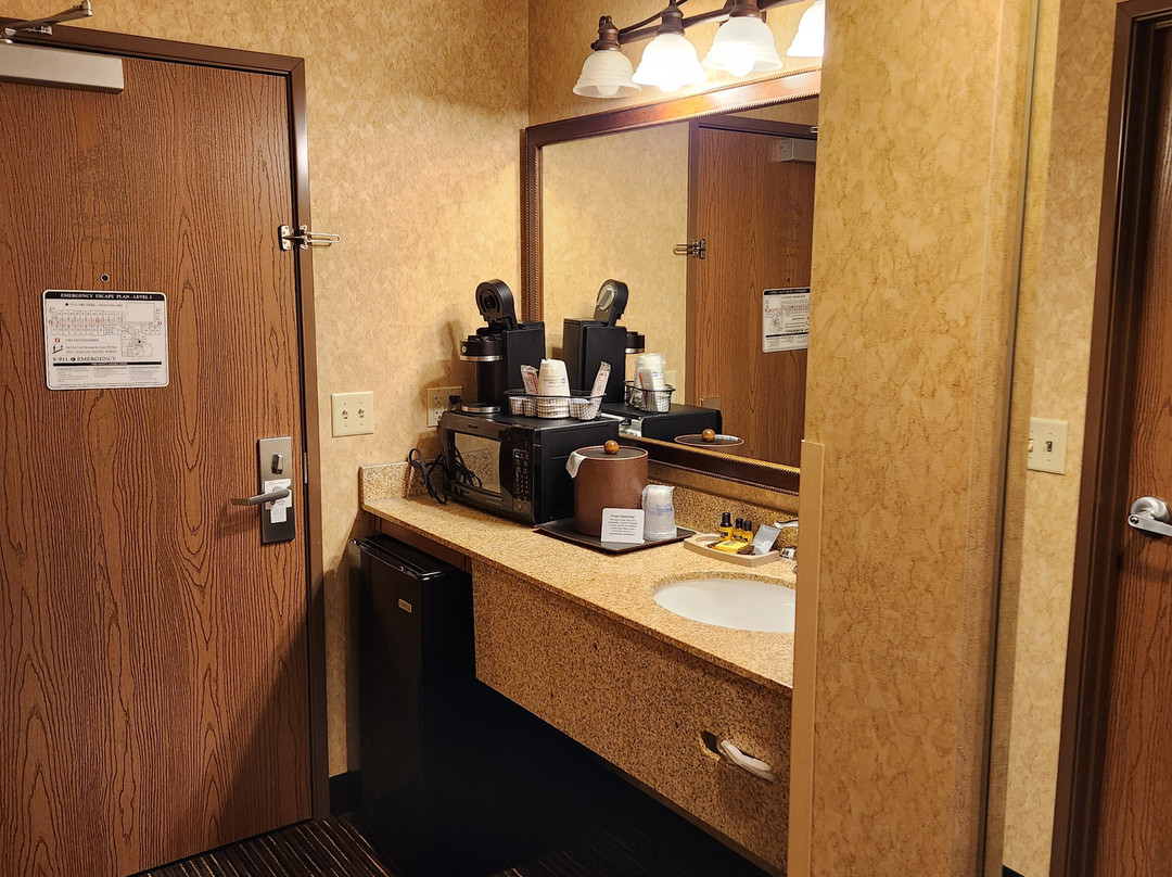 克里贝斯特韦斯特PLUS套房酒店主图