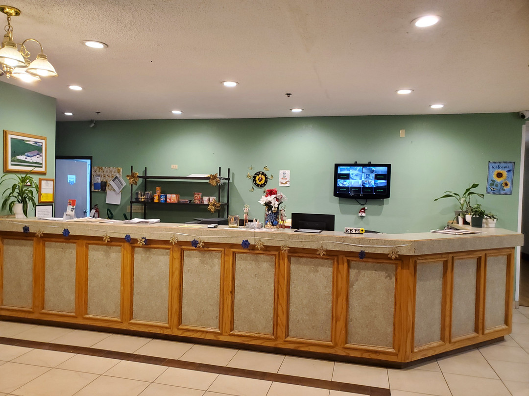 McPherson Inn By OYO, I-135