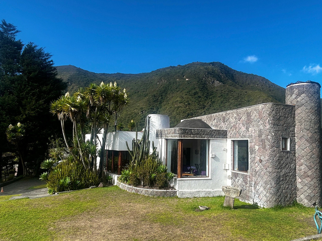 El Crater Hotel主图