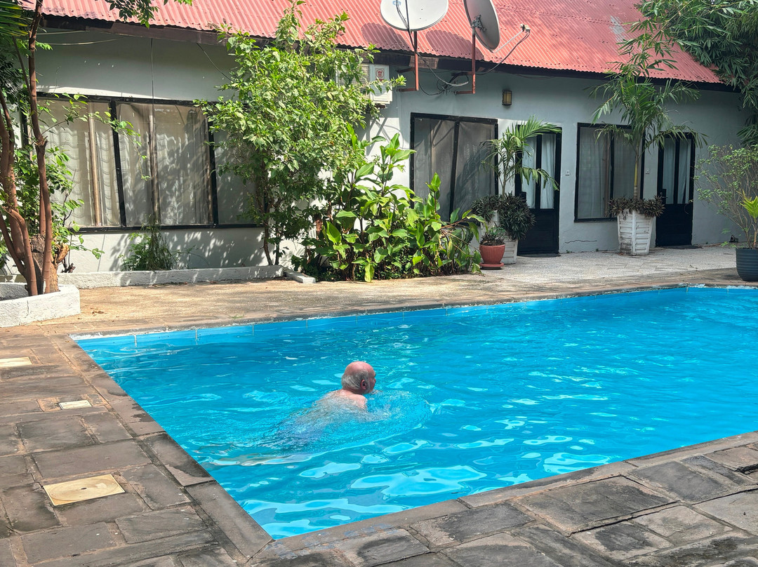 Hibiscus House主图