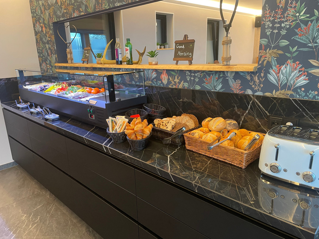 Hotel DER Hirsch · Restaurant · Hotel · Apartments主图