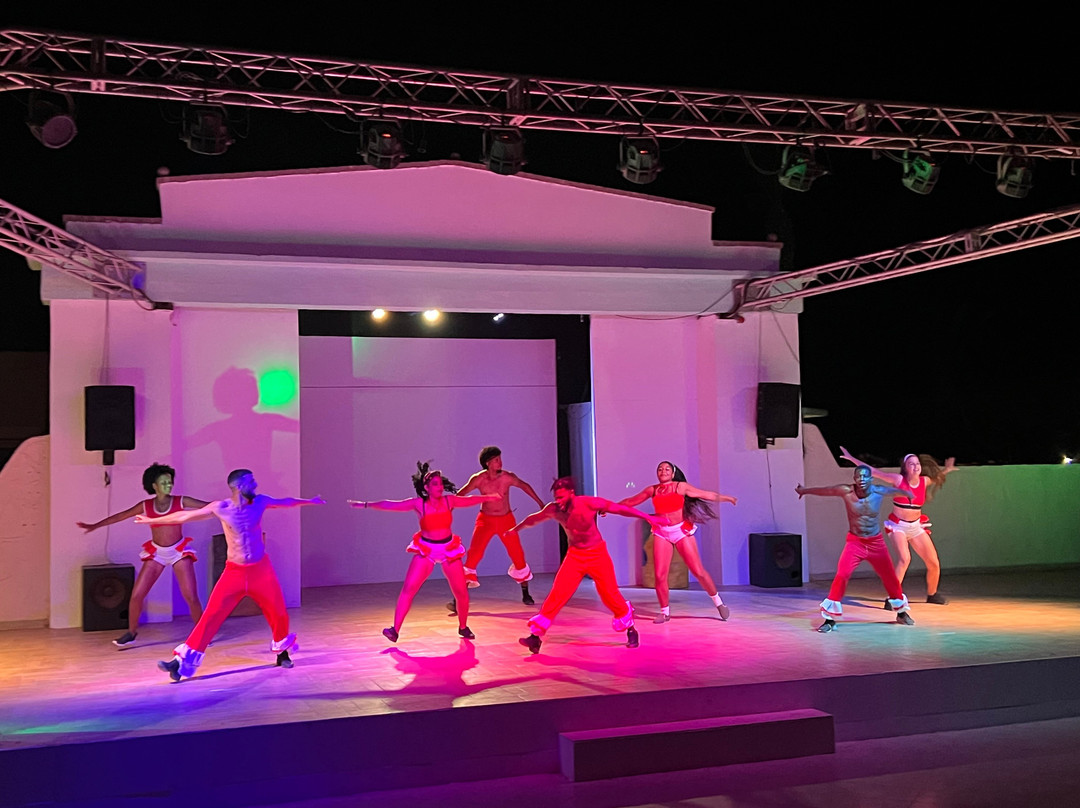 博阿维斯塔伊贝罗斯塔俱乐部 - 全包式主图