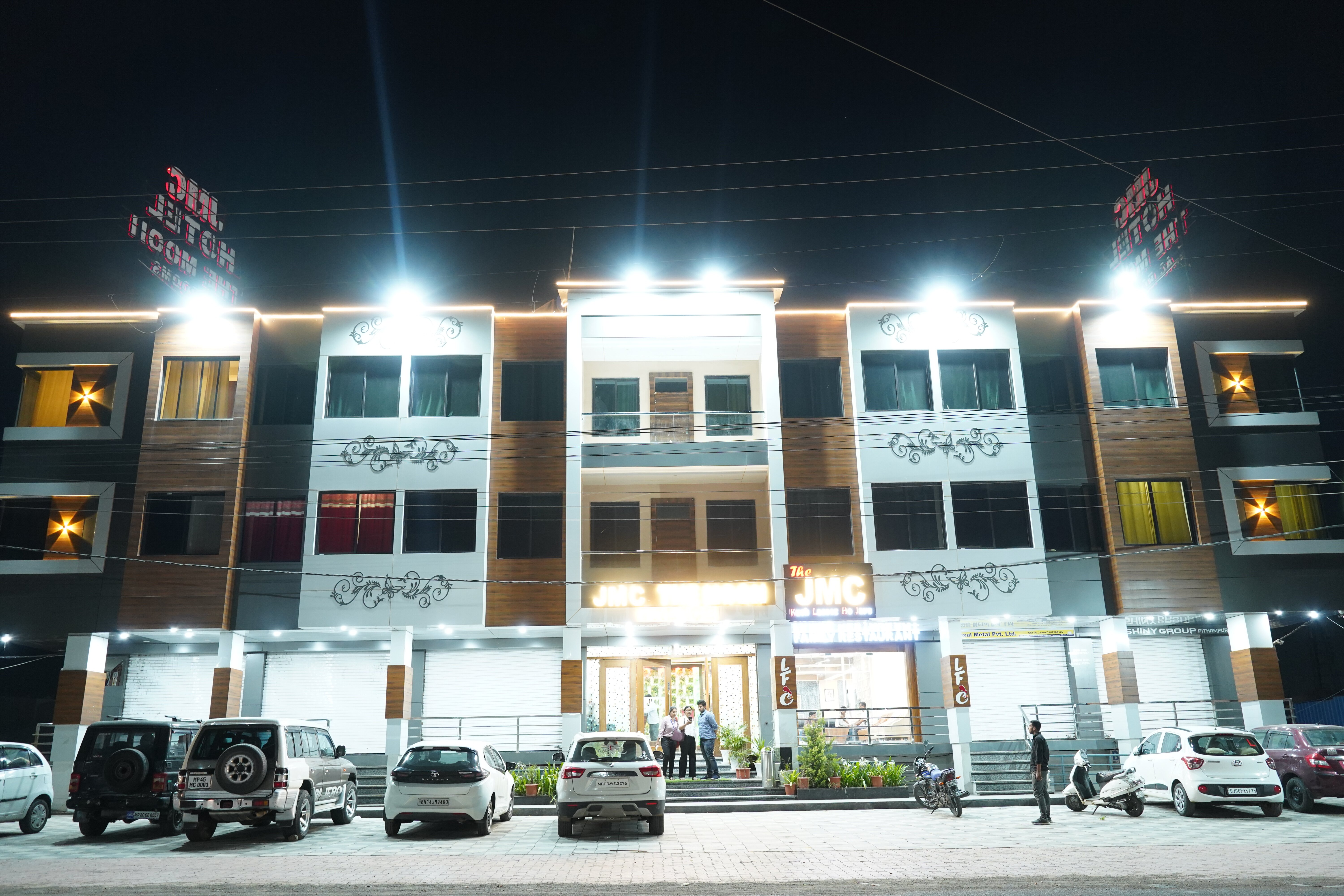 JMC Hotel The Moon Pithampur-浴室