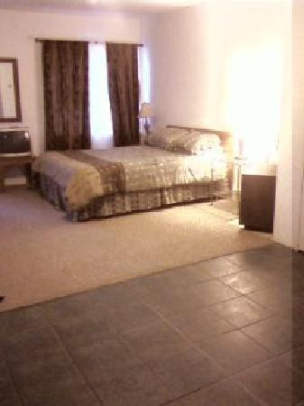 查尔斯温泉酒店主图