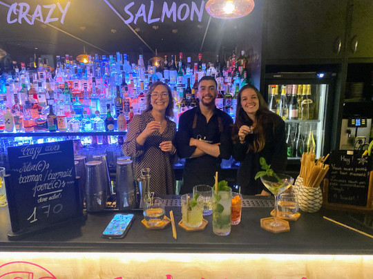 Cours De Cocktails Au Crazy Salmon-里昂必去景点
