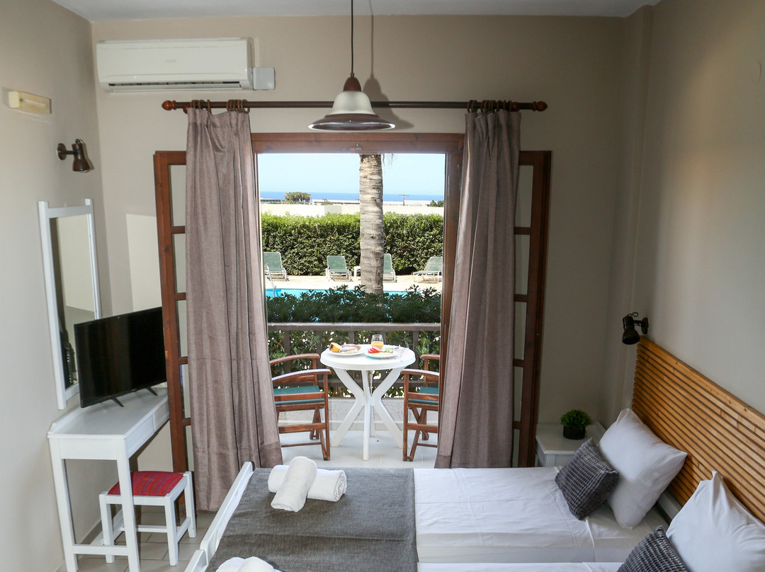 Petros Village主图