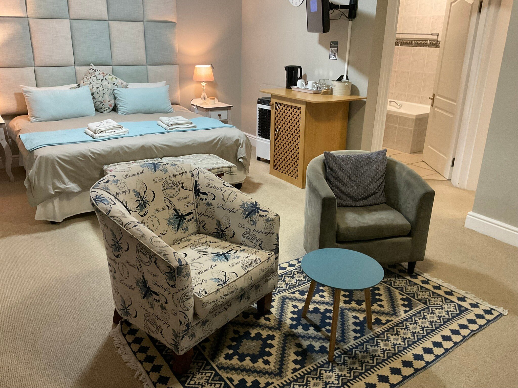 Fly me to the Moon Guesthouse-官方