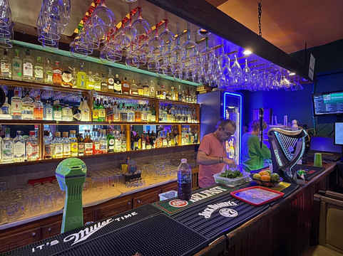 Cafe Barcelona-卡斯必去景点