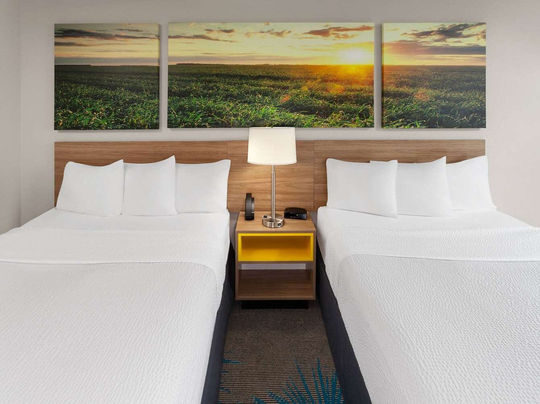 Days Inn & Suites By Wyndham Of Morris I-80