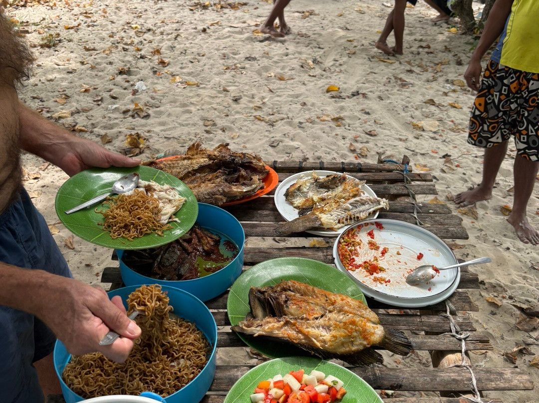 Riung boat trip organizer景点图片