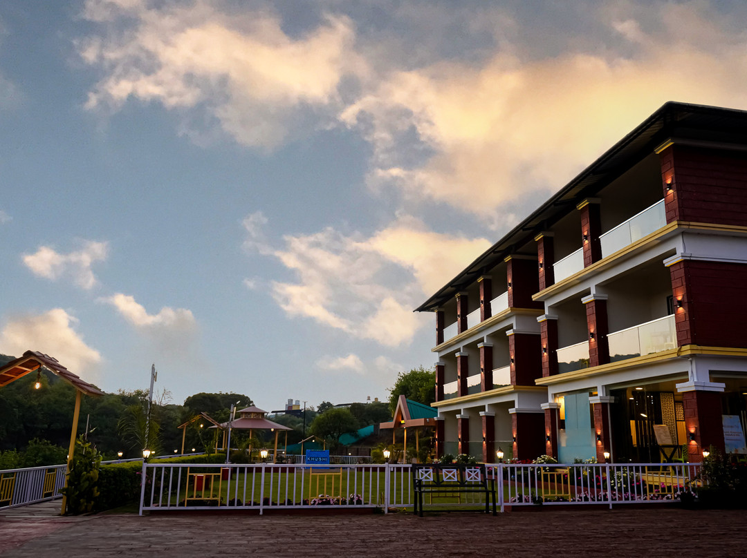 库西河畔度假村