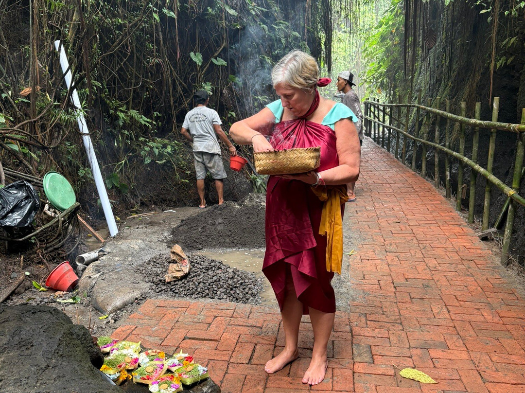 Beji Griya Waterfall-阿比安塞马尔必去景点