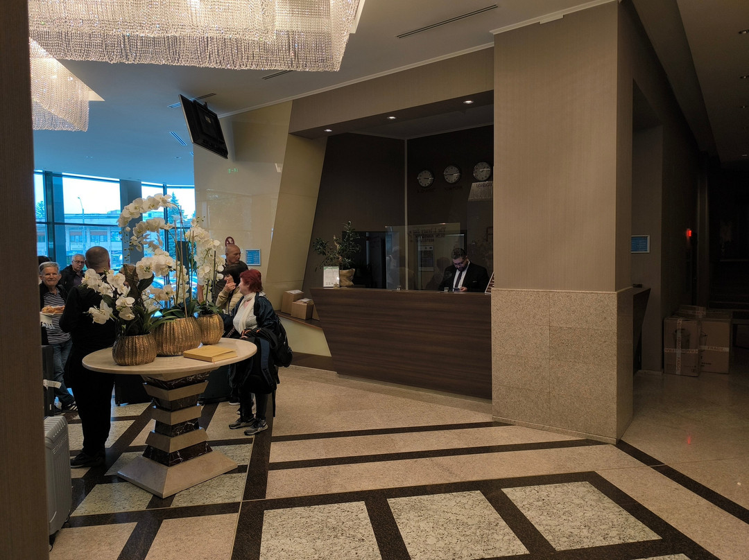 Central Plaza Hotel主图