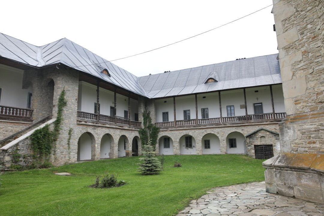 Le Cloître Du Monastère De Neamț-Targu Neamt必去景点