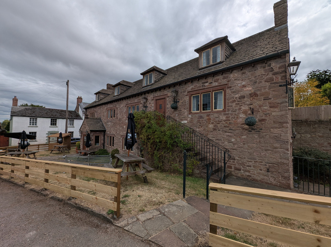 The George Inn & Millingbrook Lodge主图