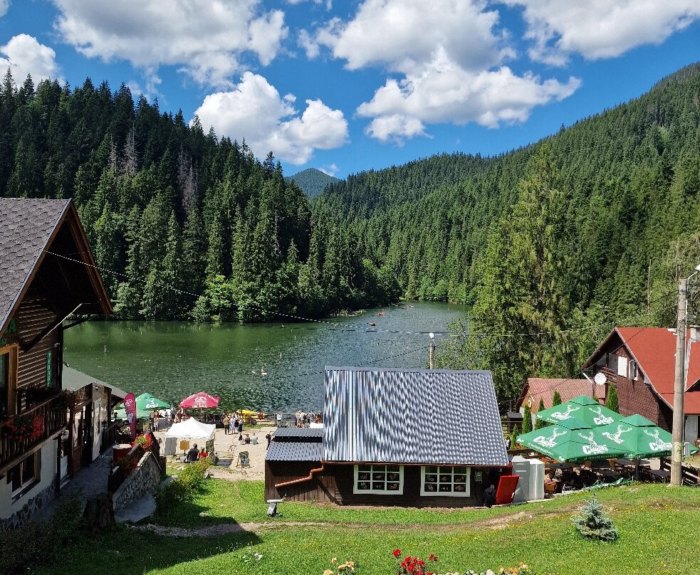 Red Lake-Lacu Rosu必去景点