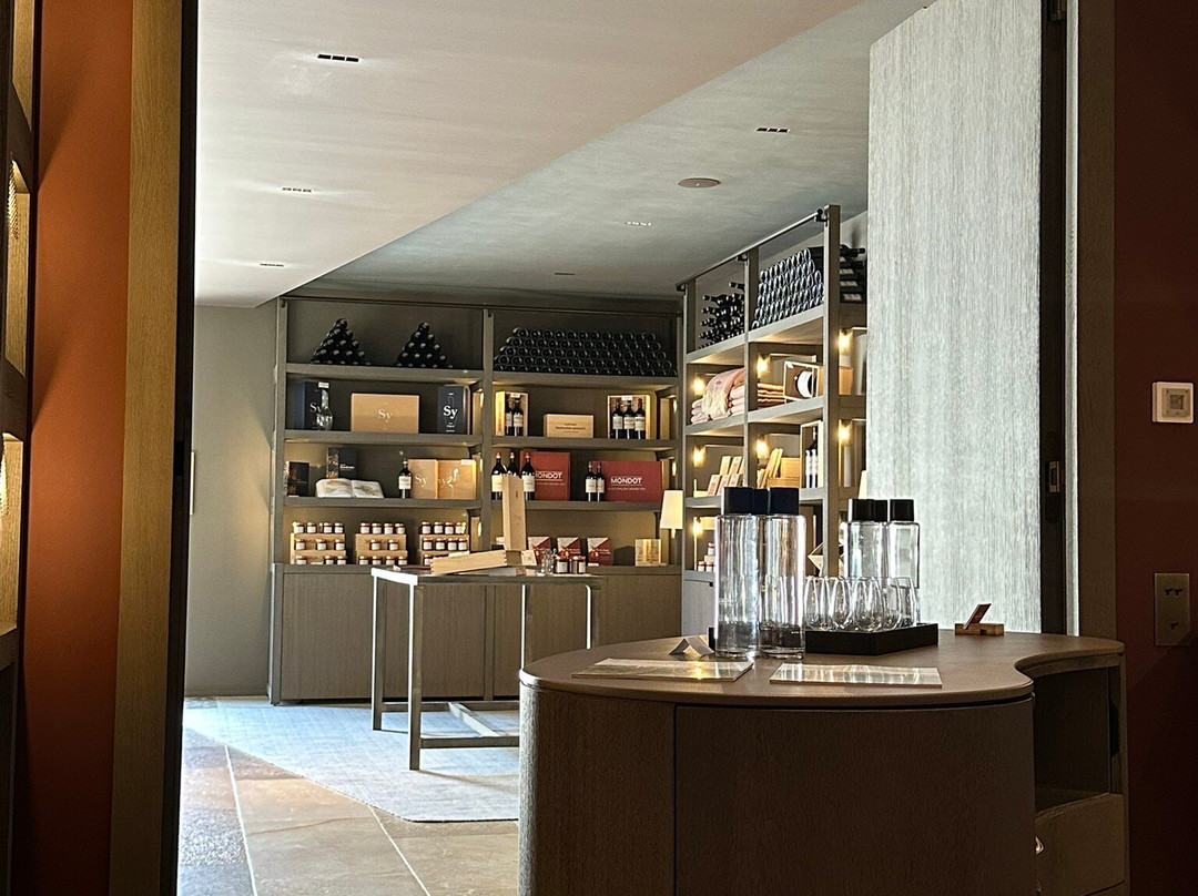 Chateau Troplong Mondot-Saint-Laurent-des-Combes必去景点