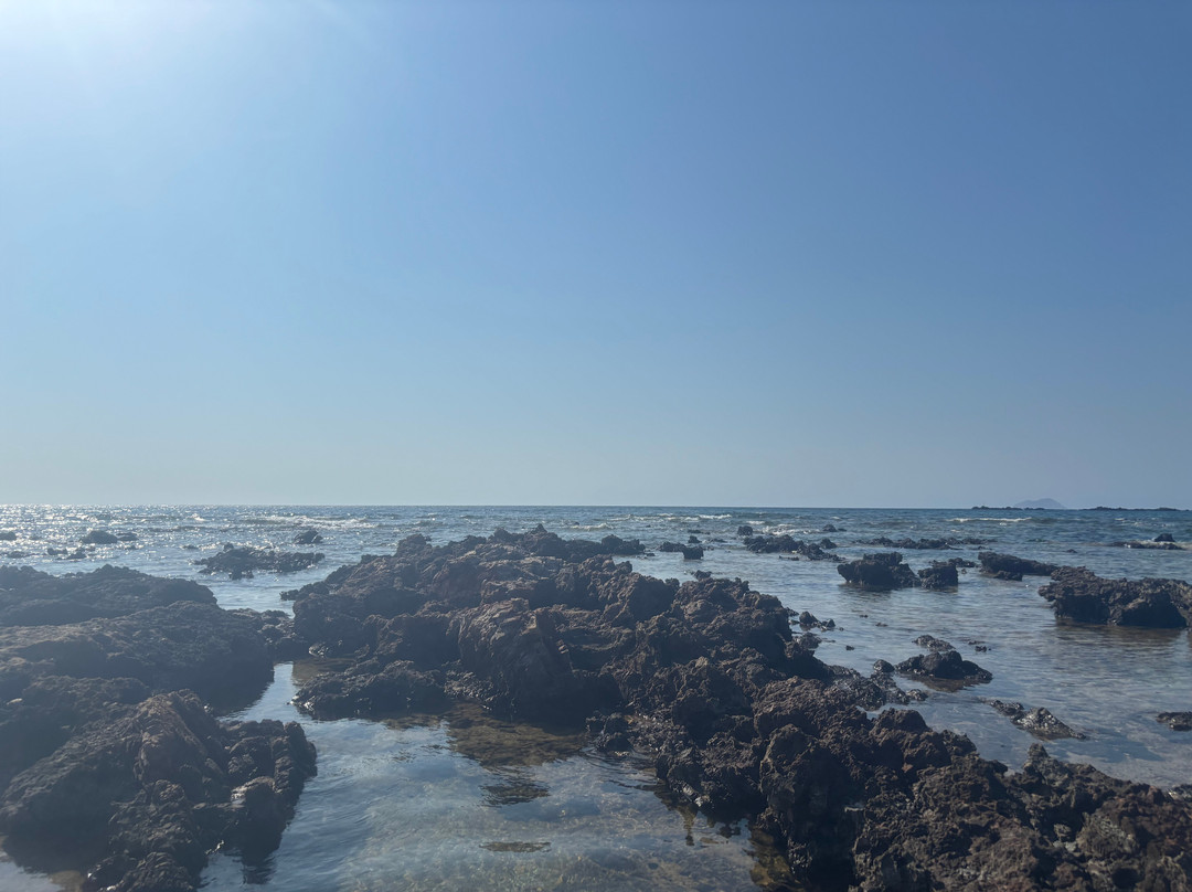 Tiny Beach Pink Sand-Limeniskos必去景点