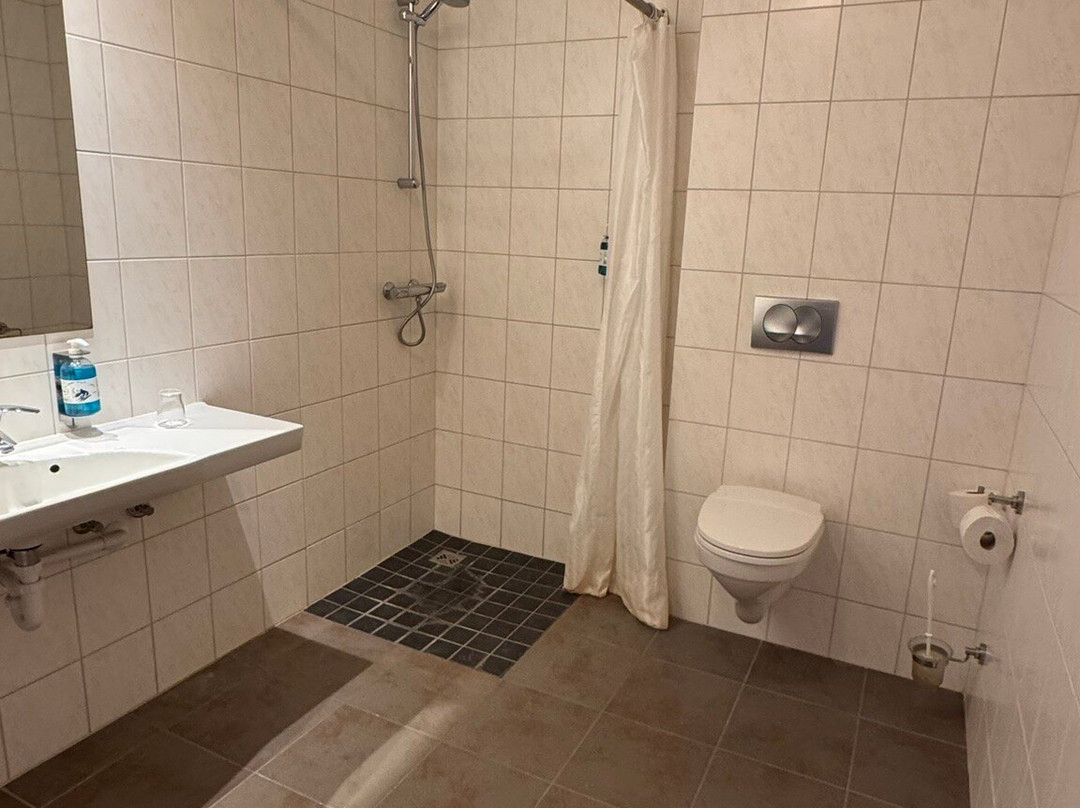 斯米尔拉柏格酒店主图