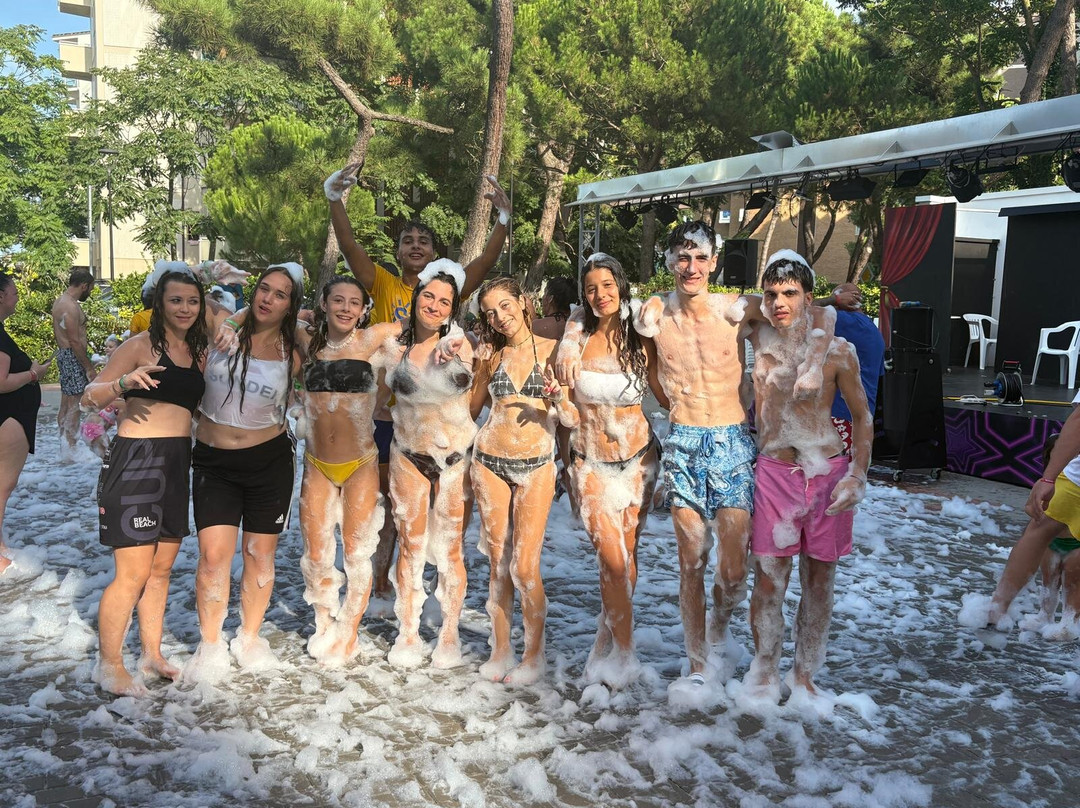 Color Bay Village主图