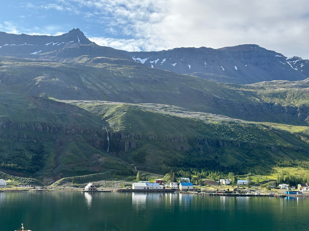 Budareyrarfoss-塞济斯菲厄泽必去景点