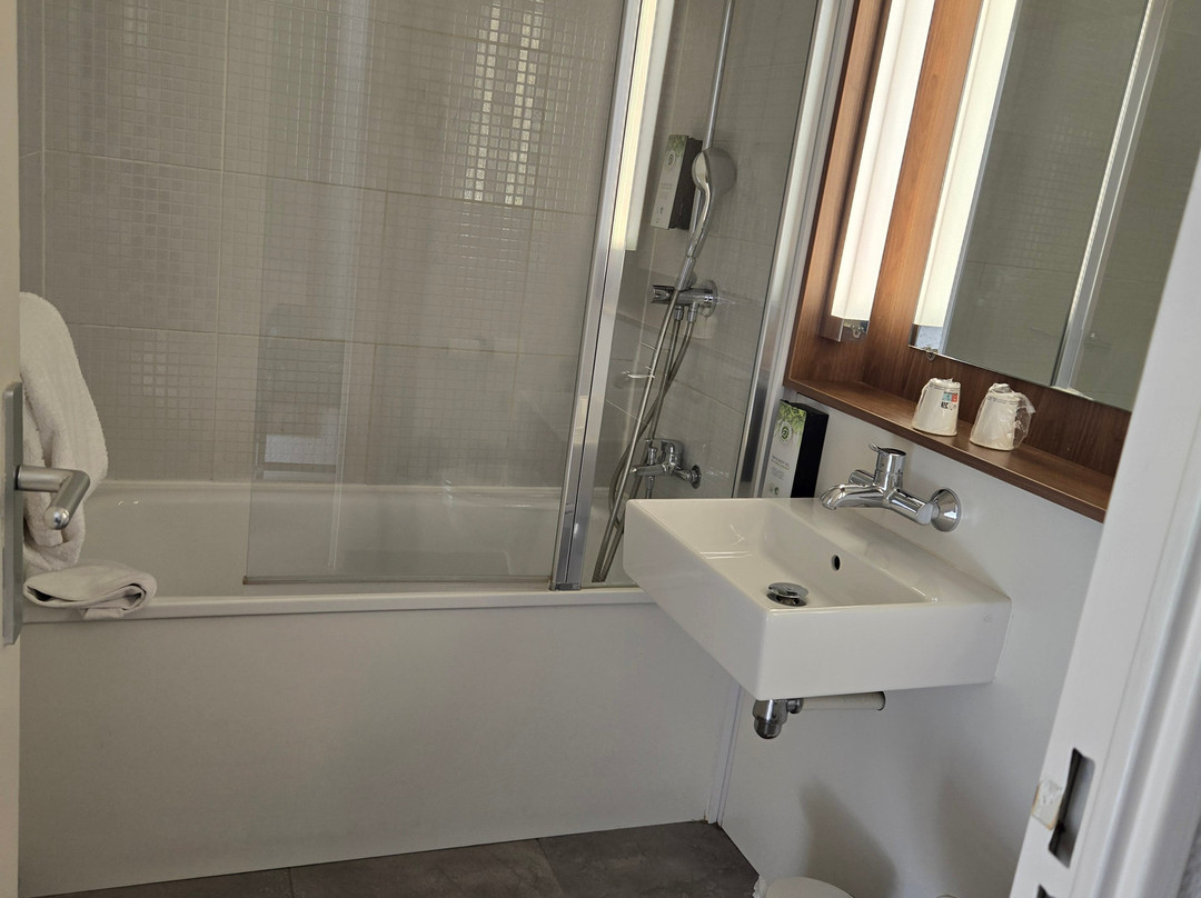 塞纳河畔维尔尼斯普瓦西钟楼酒店主图