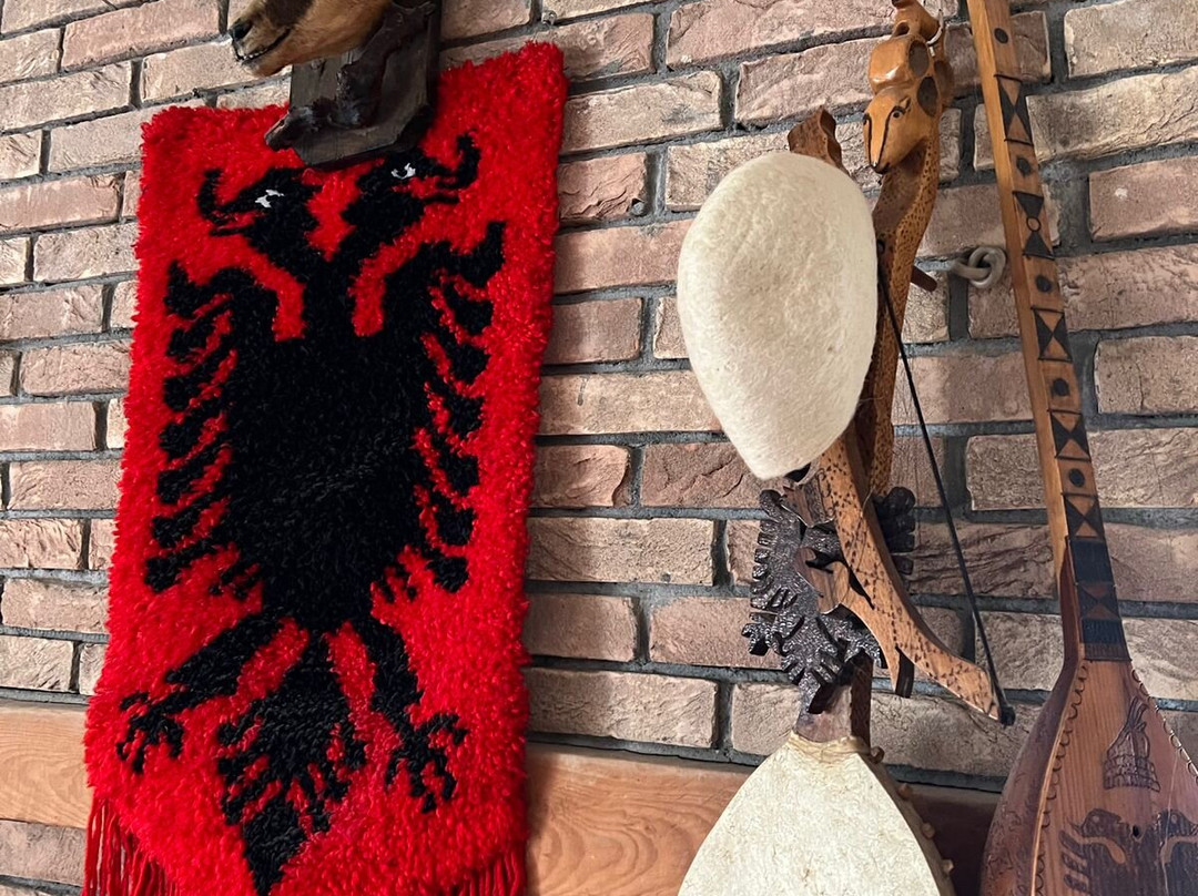 Vellezrit Guri Restaurant/Hotel主图