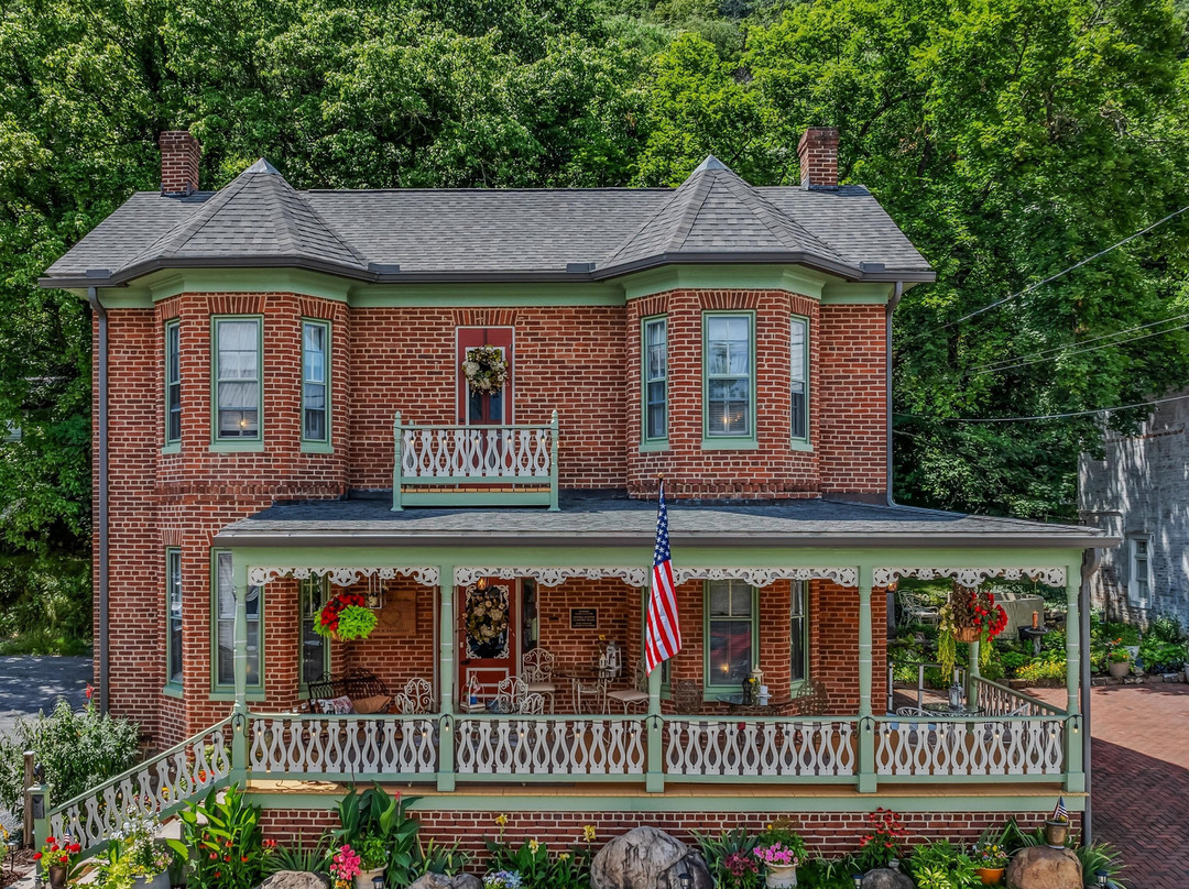 Mendenhall 1884 Inn Bed And Breakfast