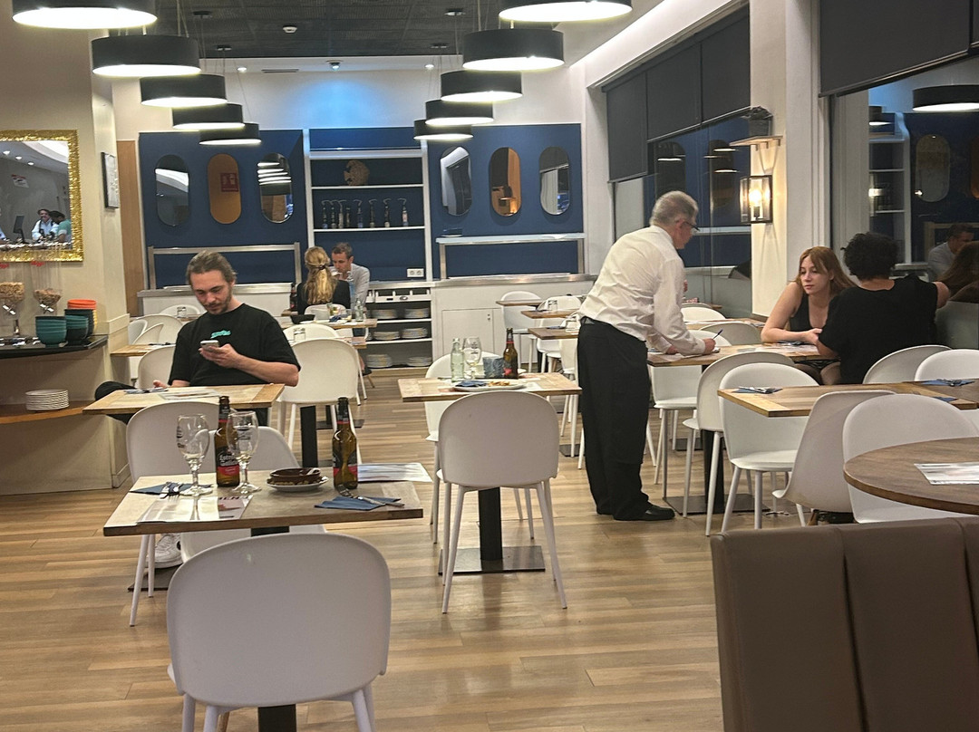 巴塞罗拉南科尔内亚钟楼酒店主图