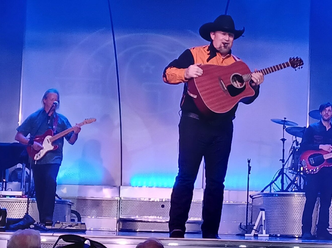 A Garth Tribute-布兰森必去景点