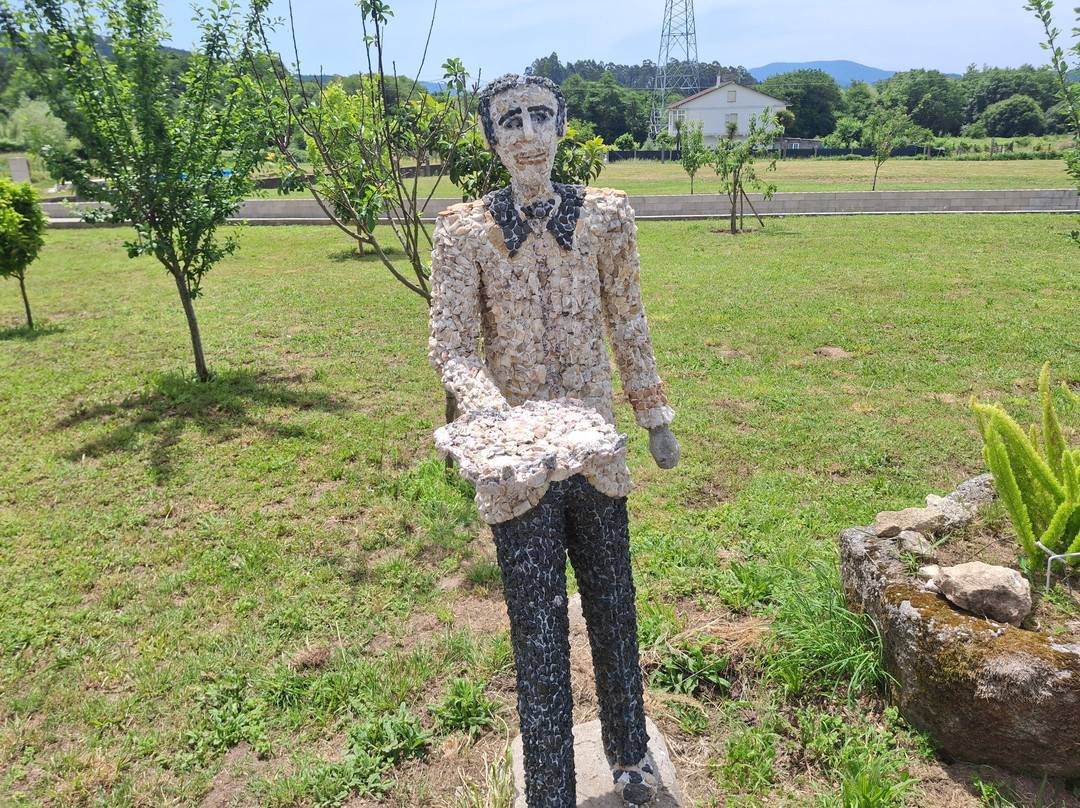 Esculturas de Manuel Erosa ( o palomo))-Caldas de Reis必去景点