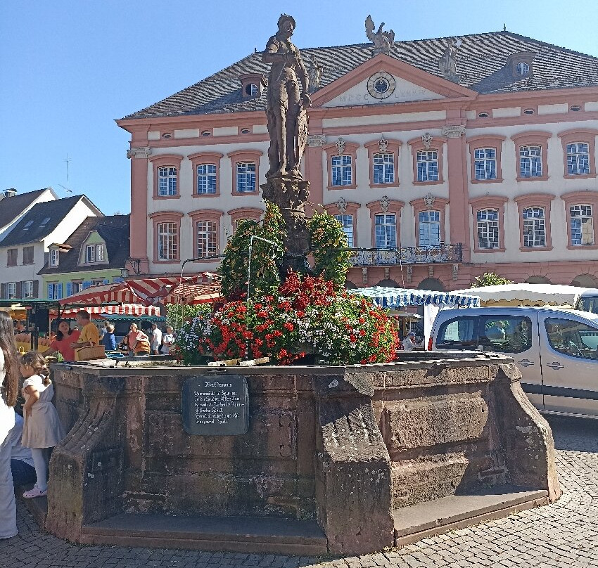 Historische Altstadt-根根堡必去景点