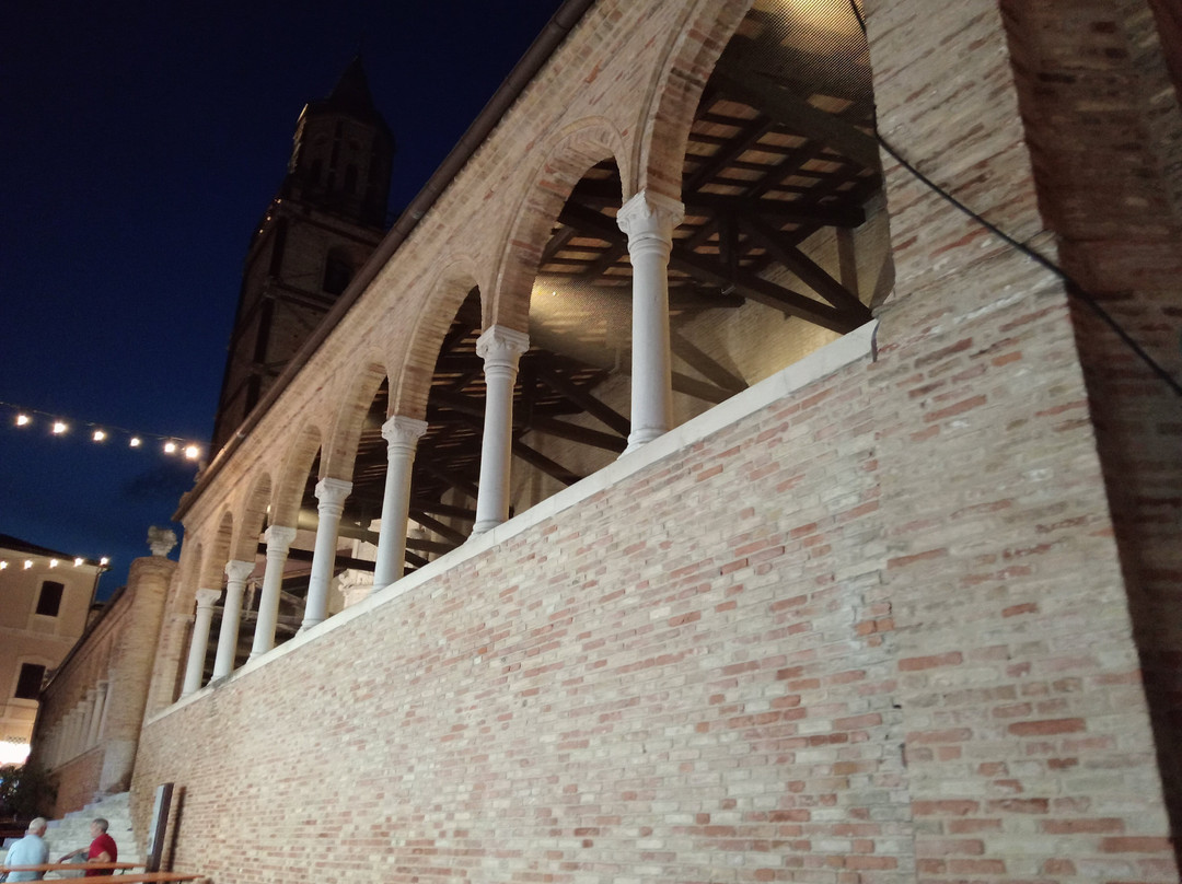 Loggiato o Porticato-Citta Sant'Angelo必去景点