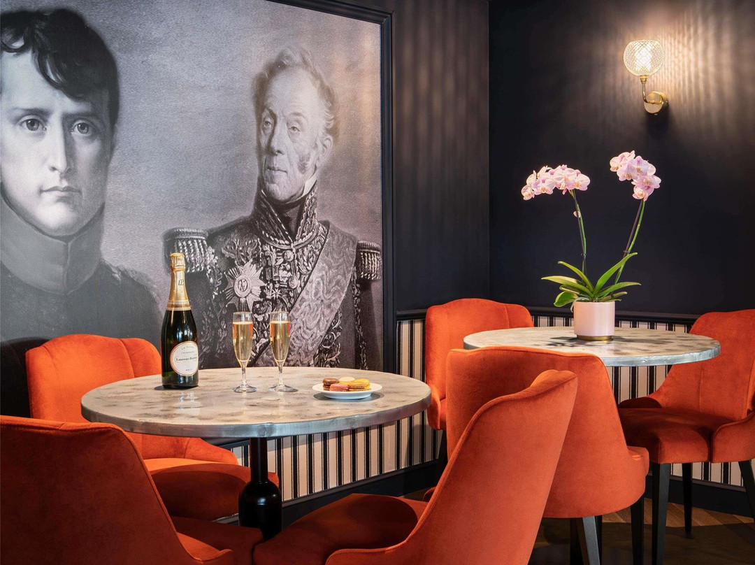 凡尔赛巴黎西部美居酒店主图