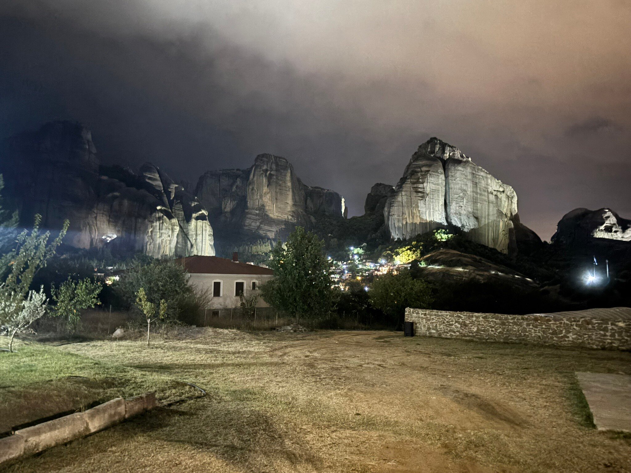 Grand Meteora Hotel-官方