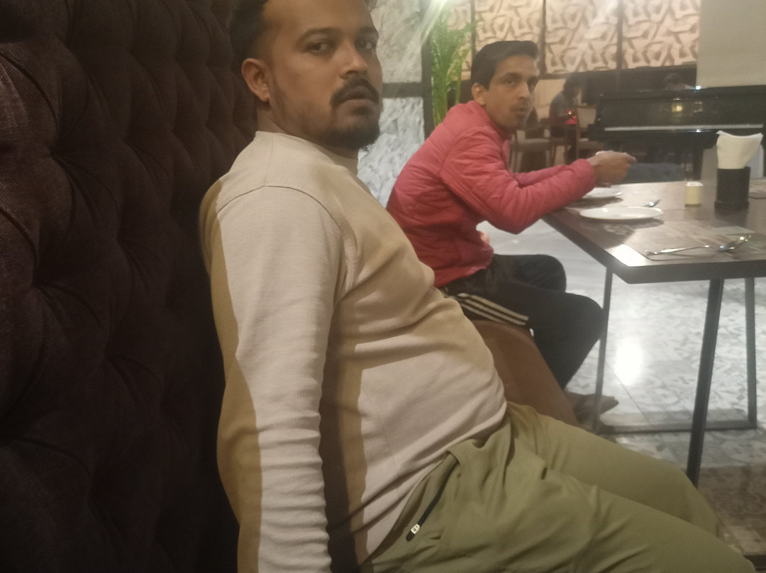 Regenta Central Hotel & Convention Centre主图