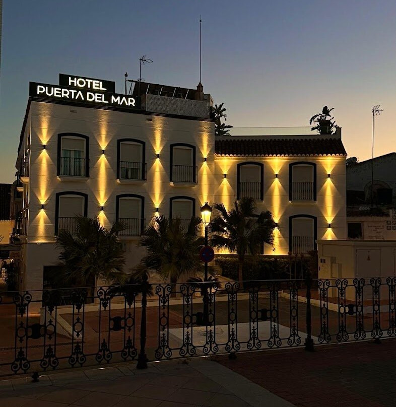 太阳门广场酒店主图