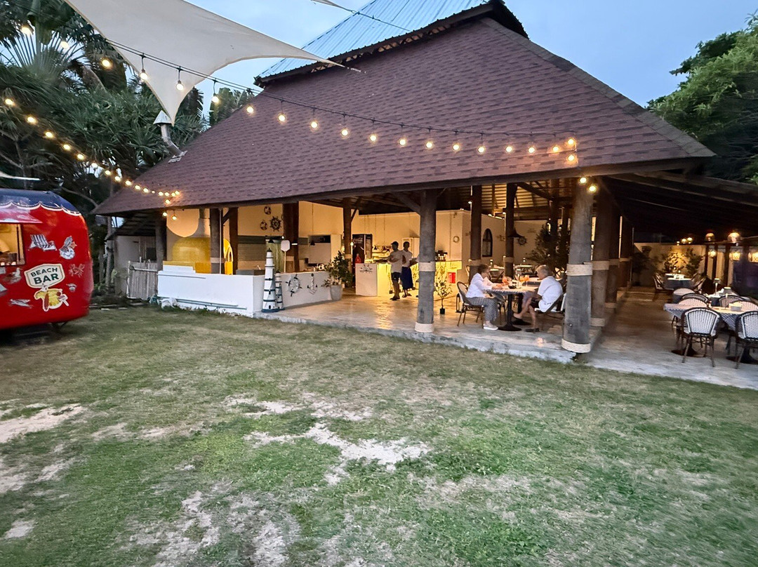 DI FARINA PIZZERIA & BAR (Beach Front)