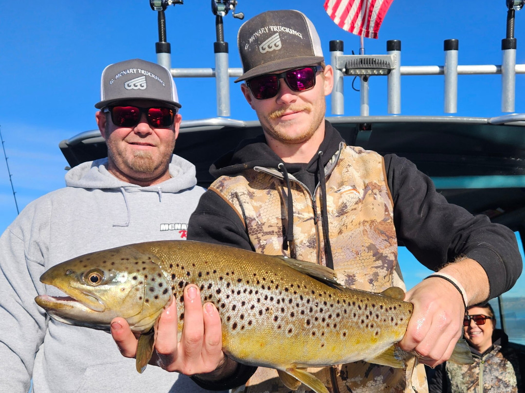 Almanor Fishing Adventures-Lake Almanor Peninsula必去景点