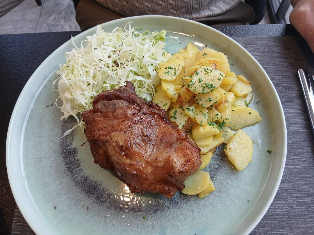 La Bar - Bar, Restaurant, Pizzeria