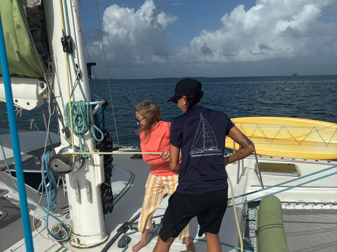 Flying Ginny Catamaran Charter-埃尔波韦尼尔必去景点