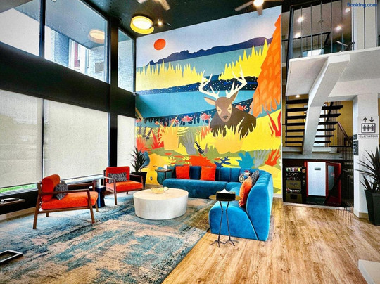 Shoreline Motor Hotel