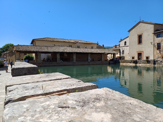 Piazza delle Sorgenti-巴尼奥维诺尼必去景点