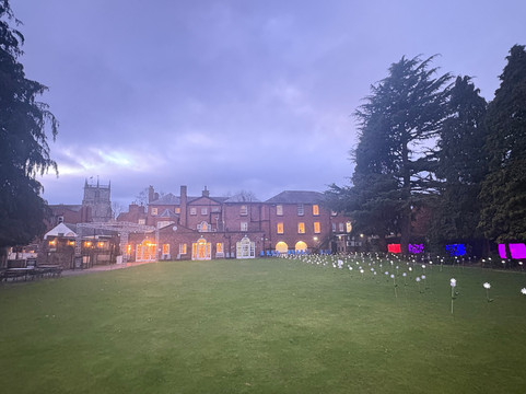 经典英国韦恩安居酒店主图