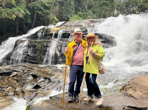 Charlie Connection Travel & Tour-暖武里必去景点