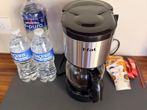 艾玛露精品酒店主图