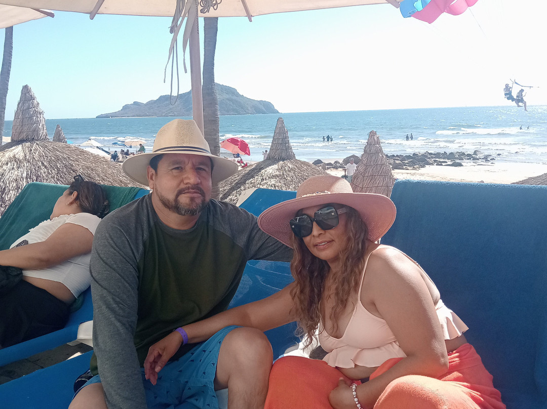 海洋宫殿海滩酒店主图