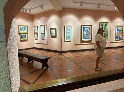 拉里博物馆-埃斯特角城必去景点