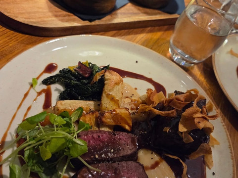 贝斯特韦斯特王冠酒店主图