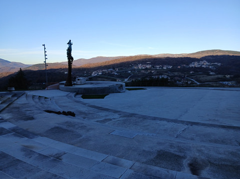 Basilica of Our Lady of Sorrows - Castelpetroso Sanctuary-Castelpetroso必去景点